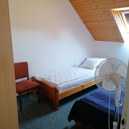 Sara Vendeghaz Leilighet Balatonkeresztúr Eksteriør bilde