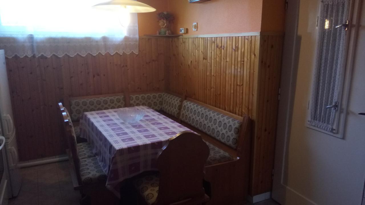 Sara Vendeghaz Leilighet Balatonkeresztúr Eksteriør bilde